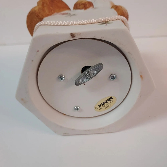 Vintage Ceramic Kittens in a Hat Box with String Music Box by Seymour Mann - Picture 10 of 10